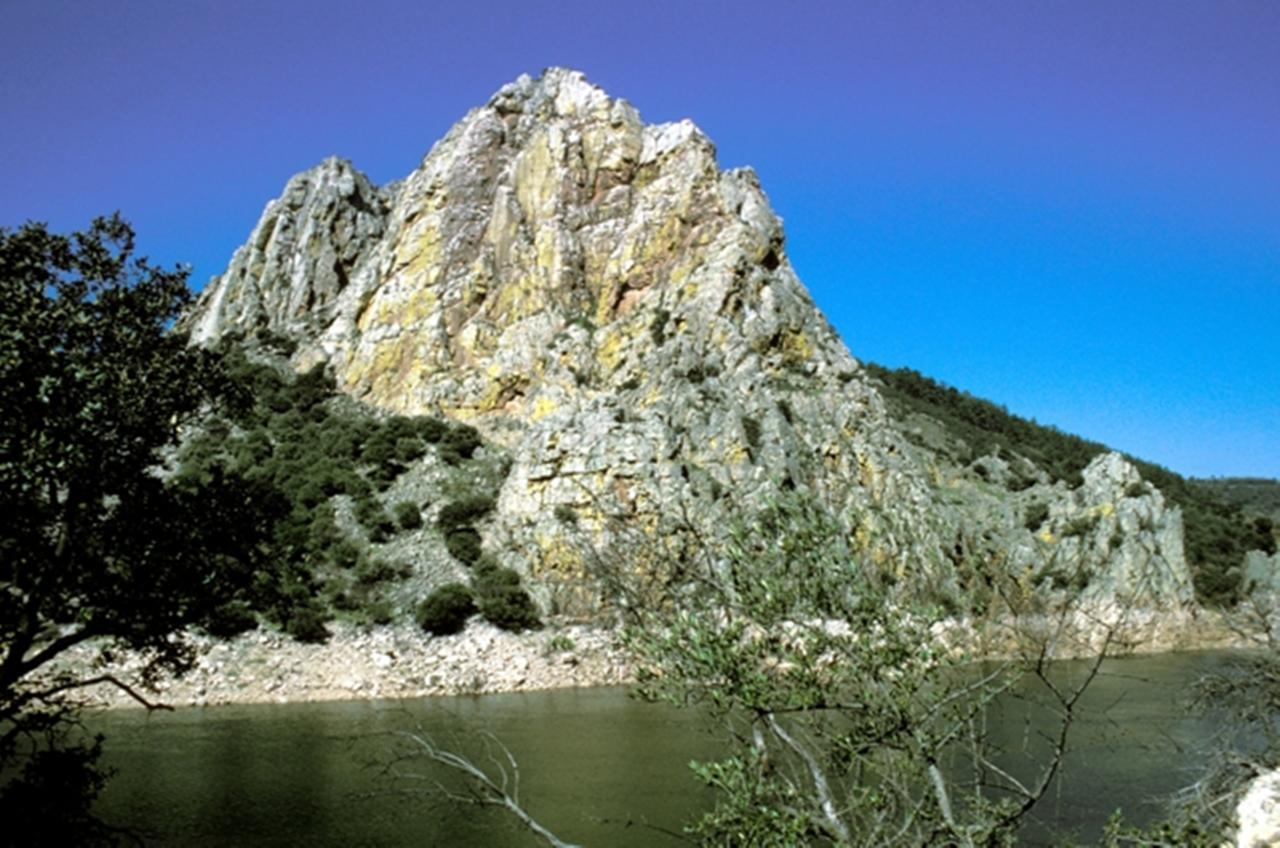 Casa Rural Al-Mofrag Y Apartamentos El Mirador De Monfraguee Villarreal de San Carlos Dış mekan fotoğraf