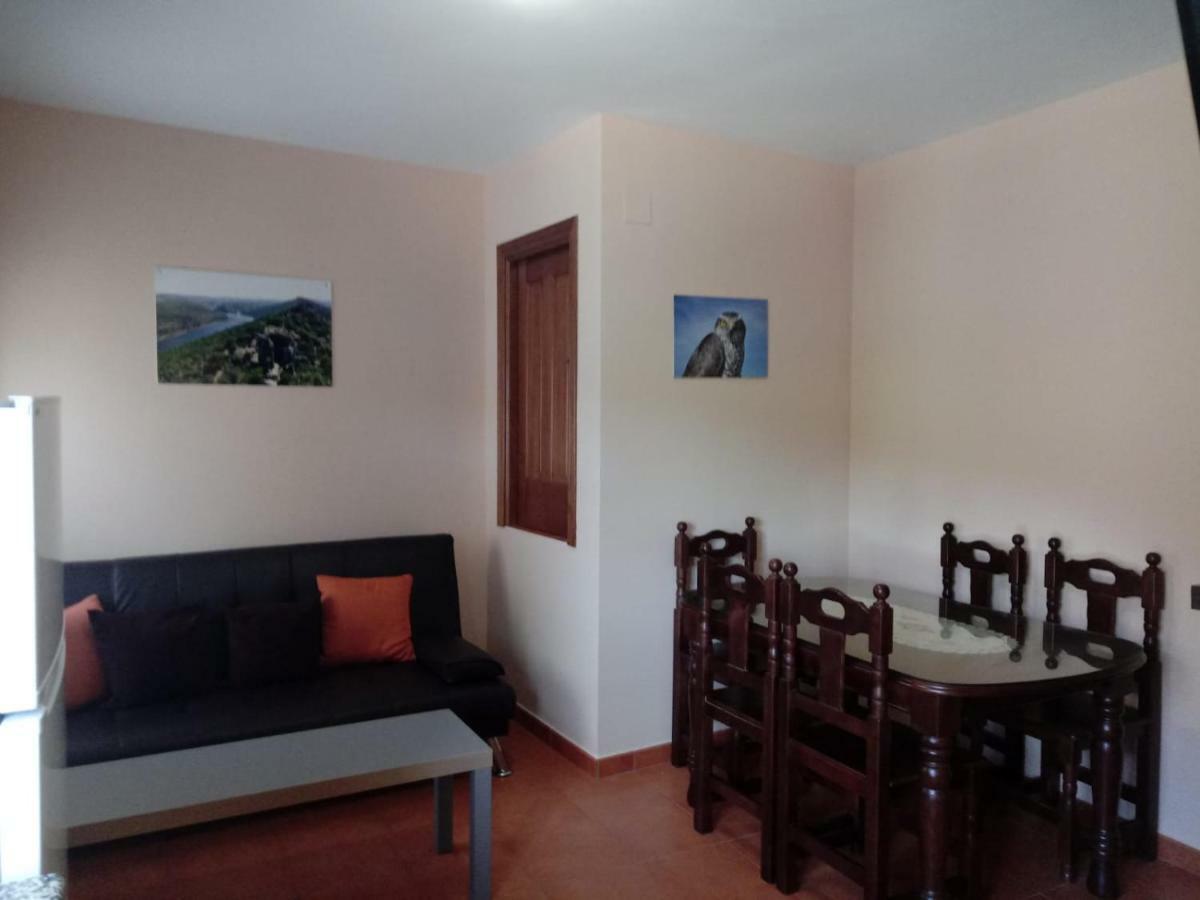 Casa Rural Al-Mofrag Y Apartamentos El Mirador De Monfraguee Villarreal de San Carlos Dış mekan fotoğraf